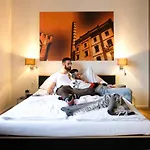 Pfefferbett Hostal *