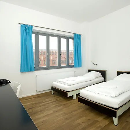 ホステル フェファベット *